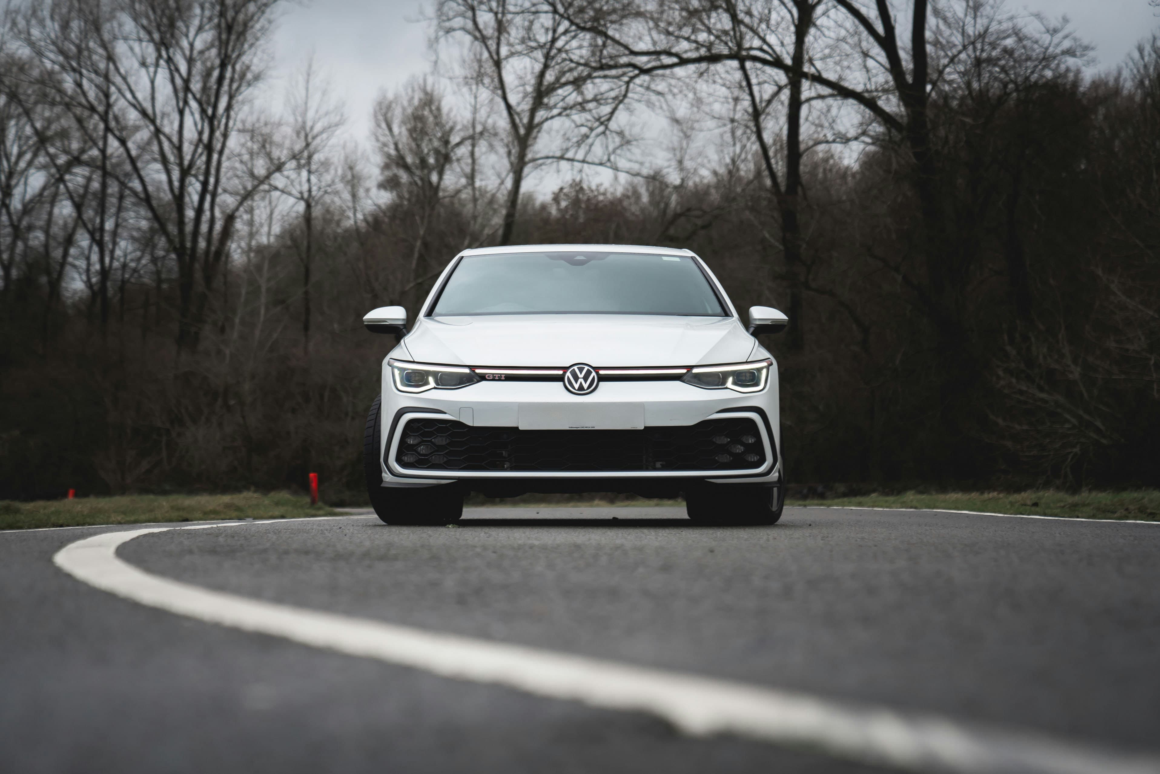 Volkswagen Golf (modern, not clapped-out), image 1 of 1