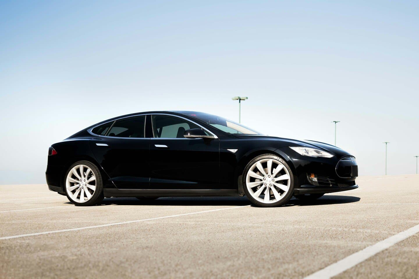 Tesla Model S, image 1 of 1