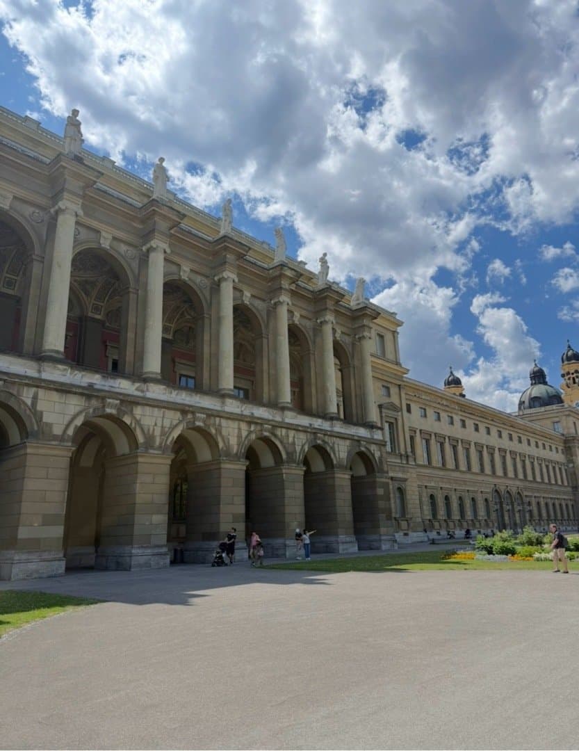 Residenz, image 1 of 1