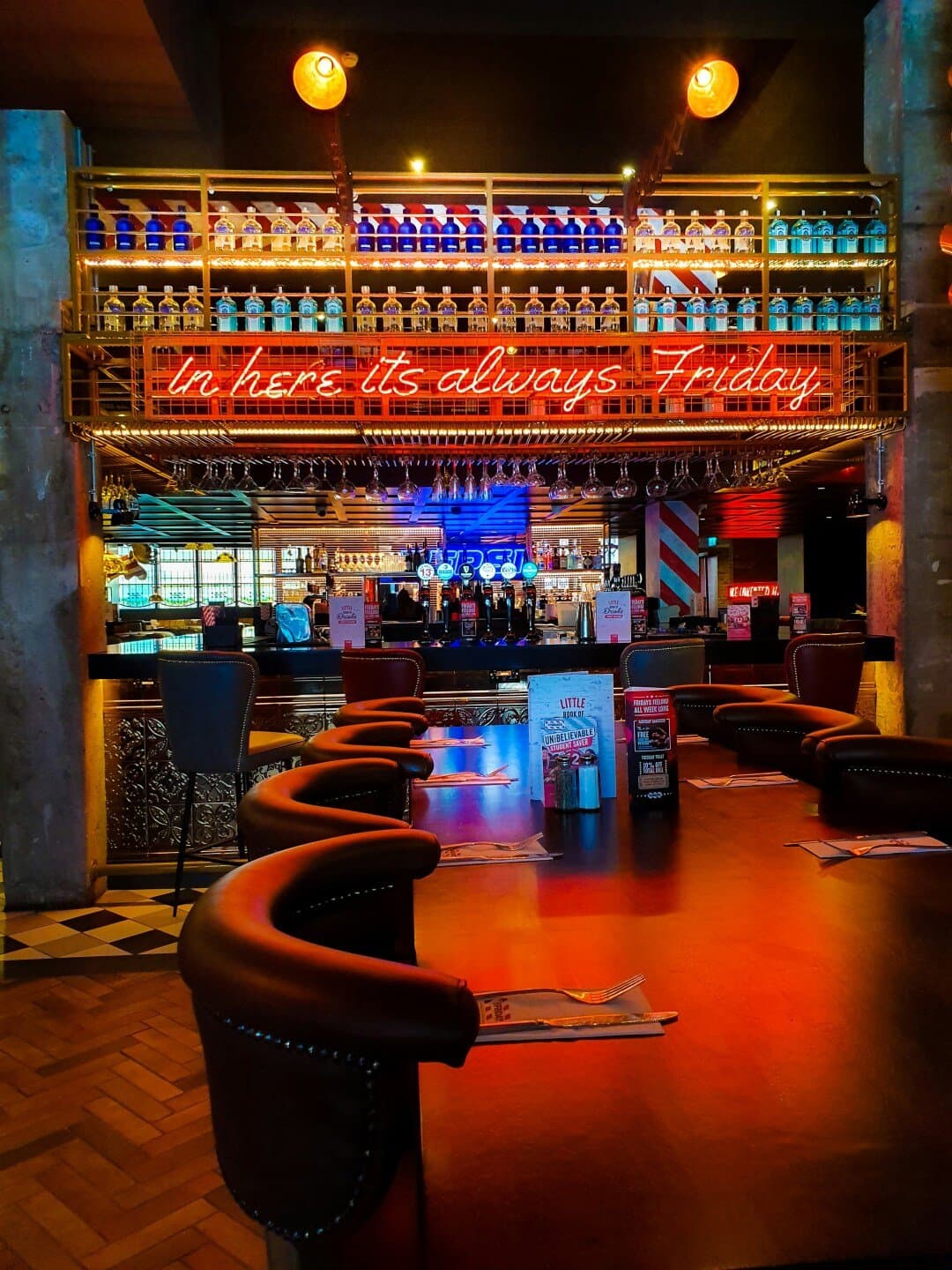 Rotblau Bar, image 1 of 1