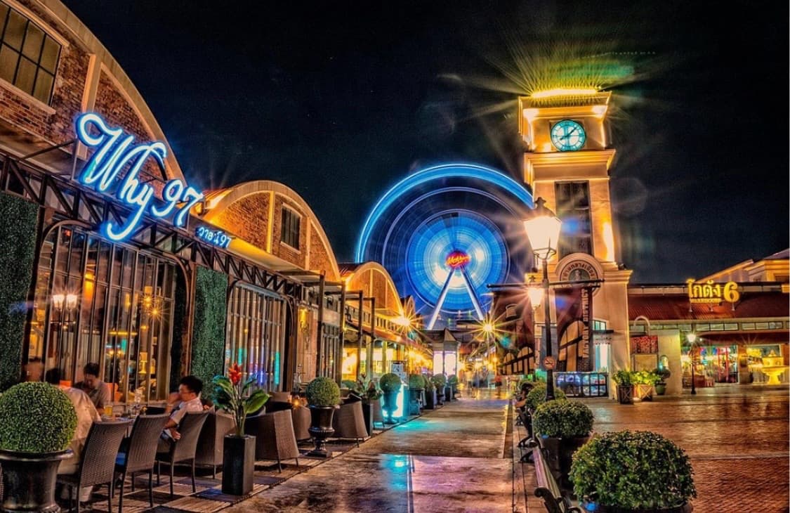 Asiatique, image 1 of 1