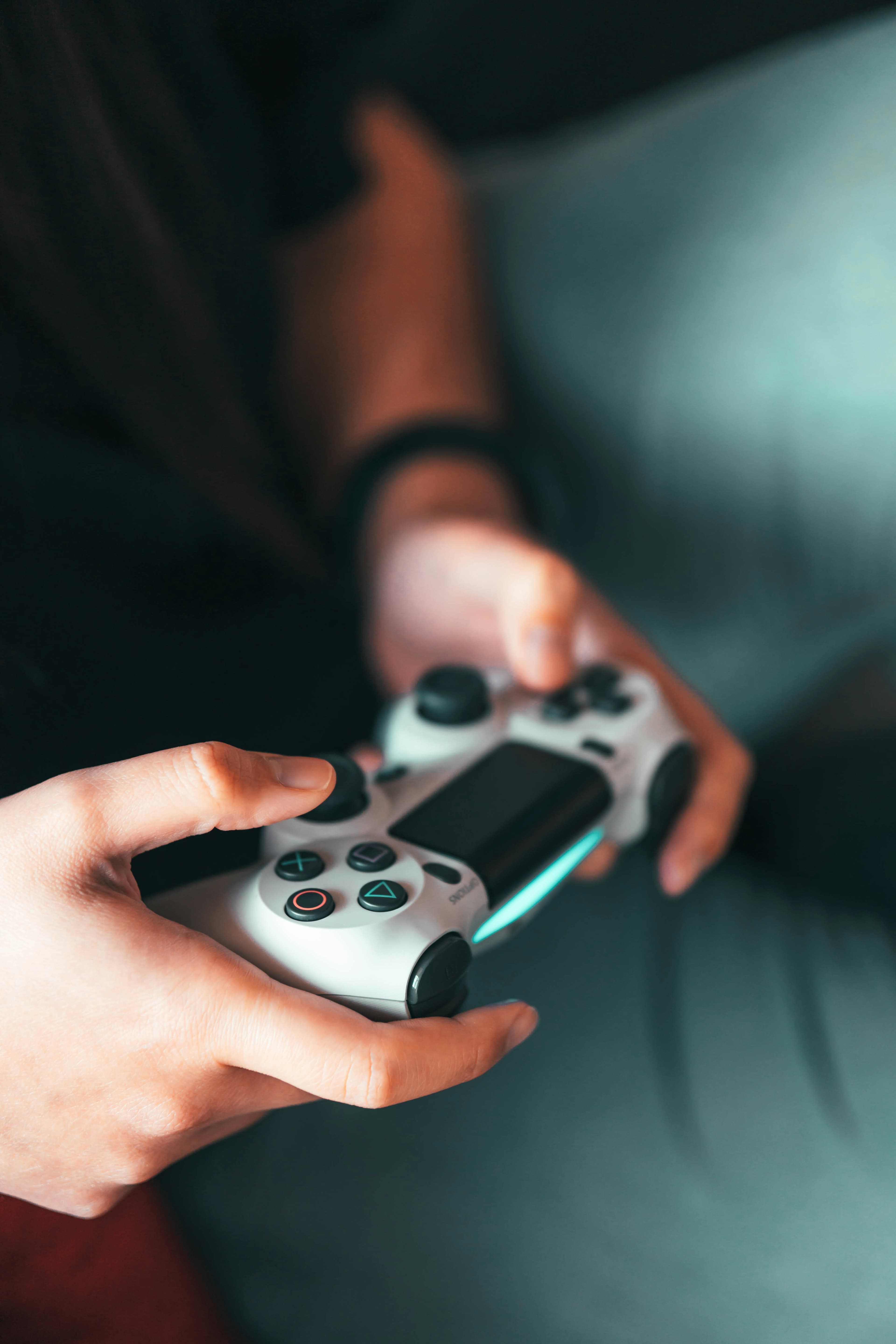 Video Games and Aggressive Thoughts, Feelings, and Behavior in the Laboratory and in Life – Anderson & Dill, image 1 of 1