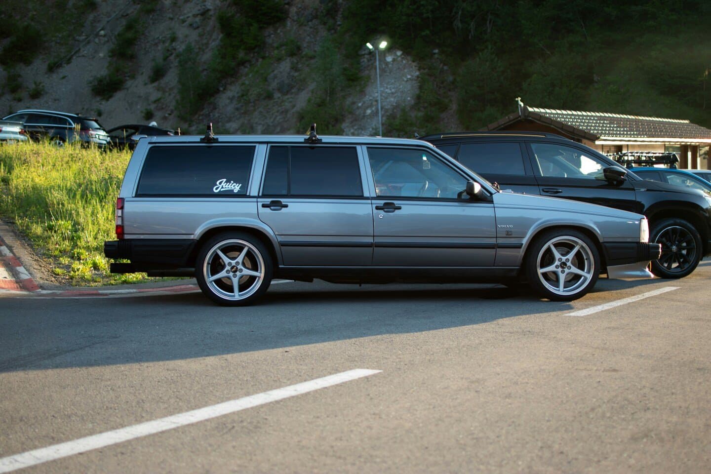 Volvo V70, image 1 of 1