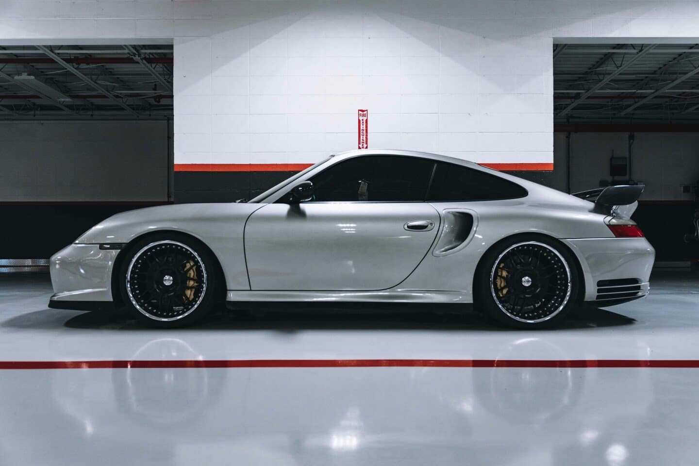 Porsche 911 (992), image 1 of 1