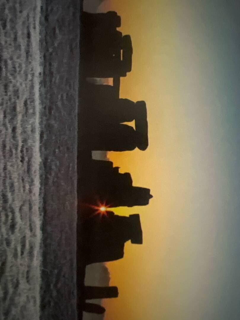 Stonehenge, image 1 of 1