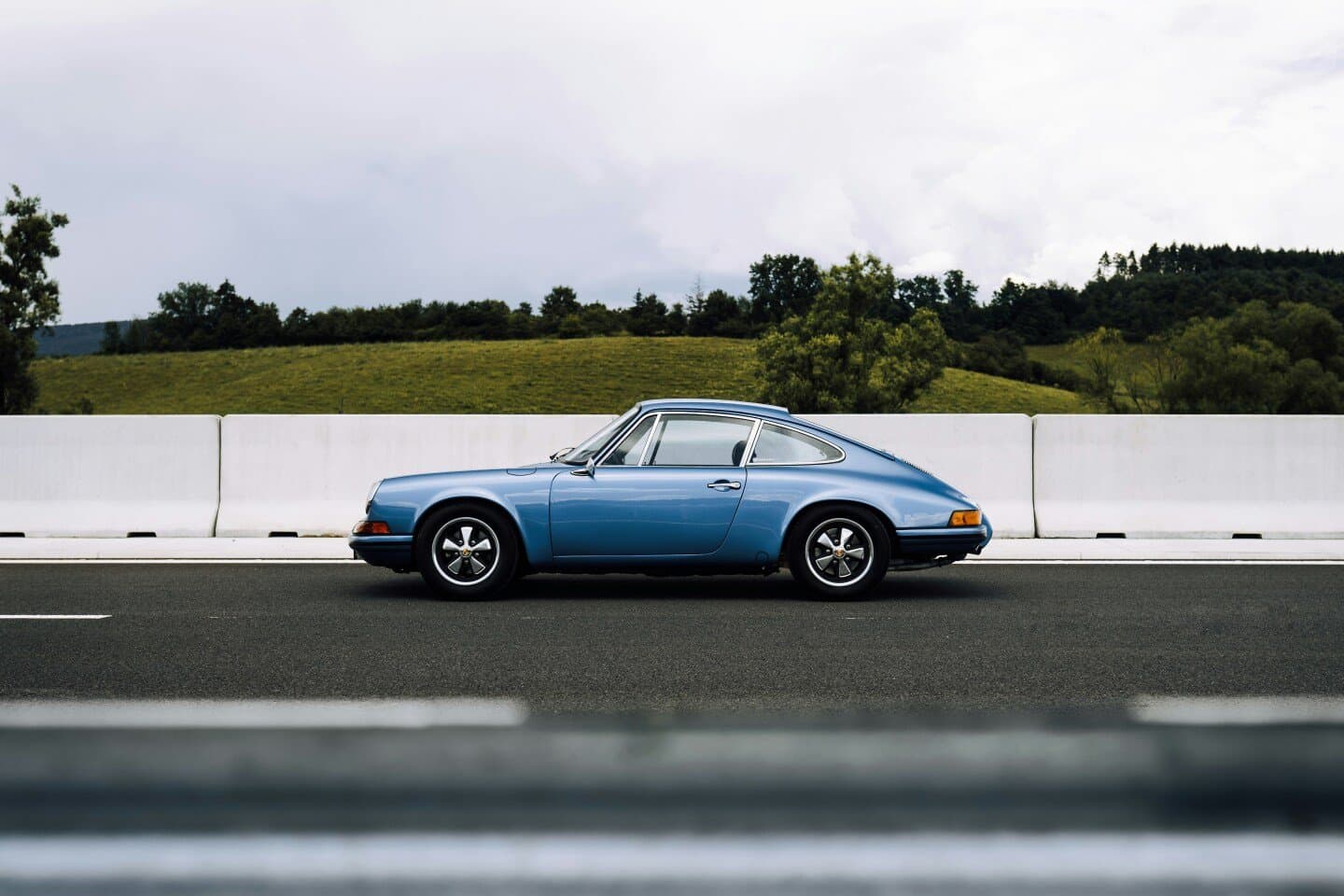 Porsche 911 (air-cooled era), image 1 of 1