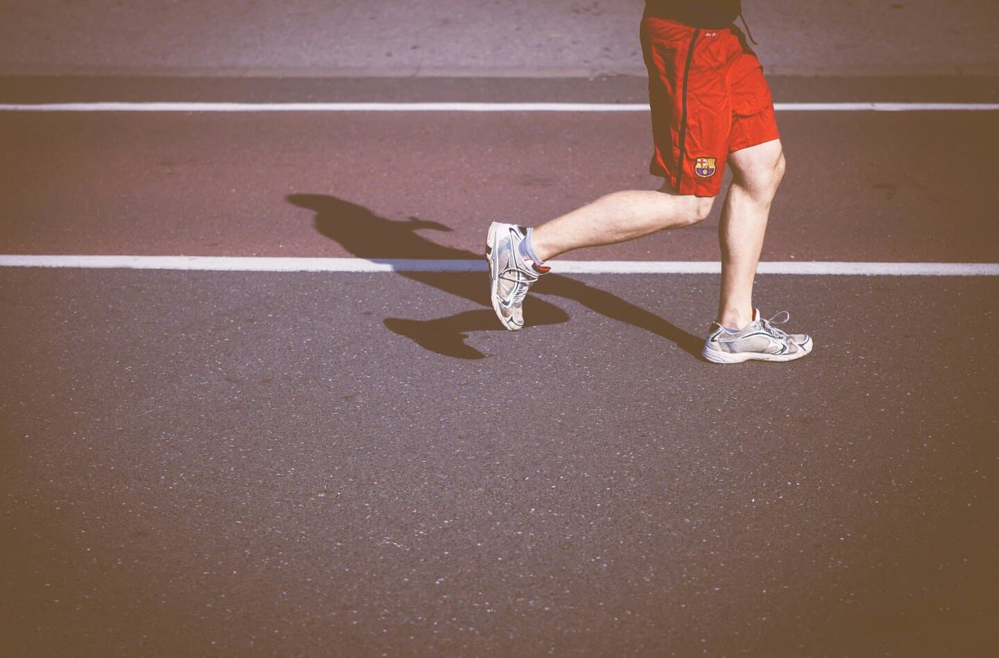 Return to sport following ACL reconstruction: a systematic review and meta-analysis, image 1 of 1