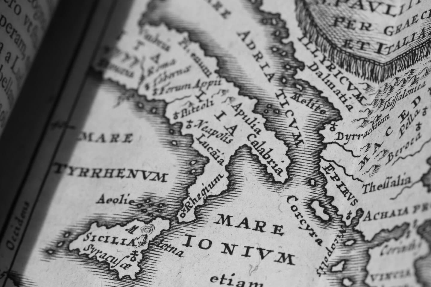 The Colonial Origins of Comparative Development: An Empirical Investigation, image 1 of 1