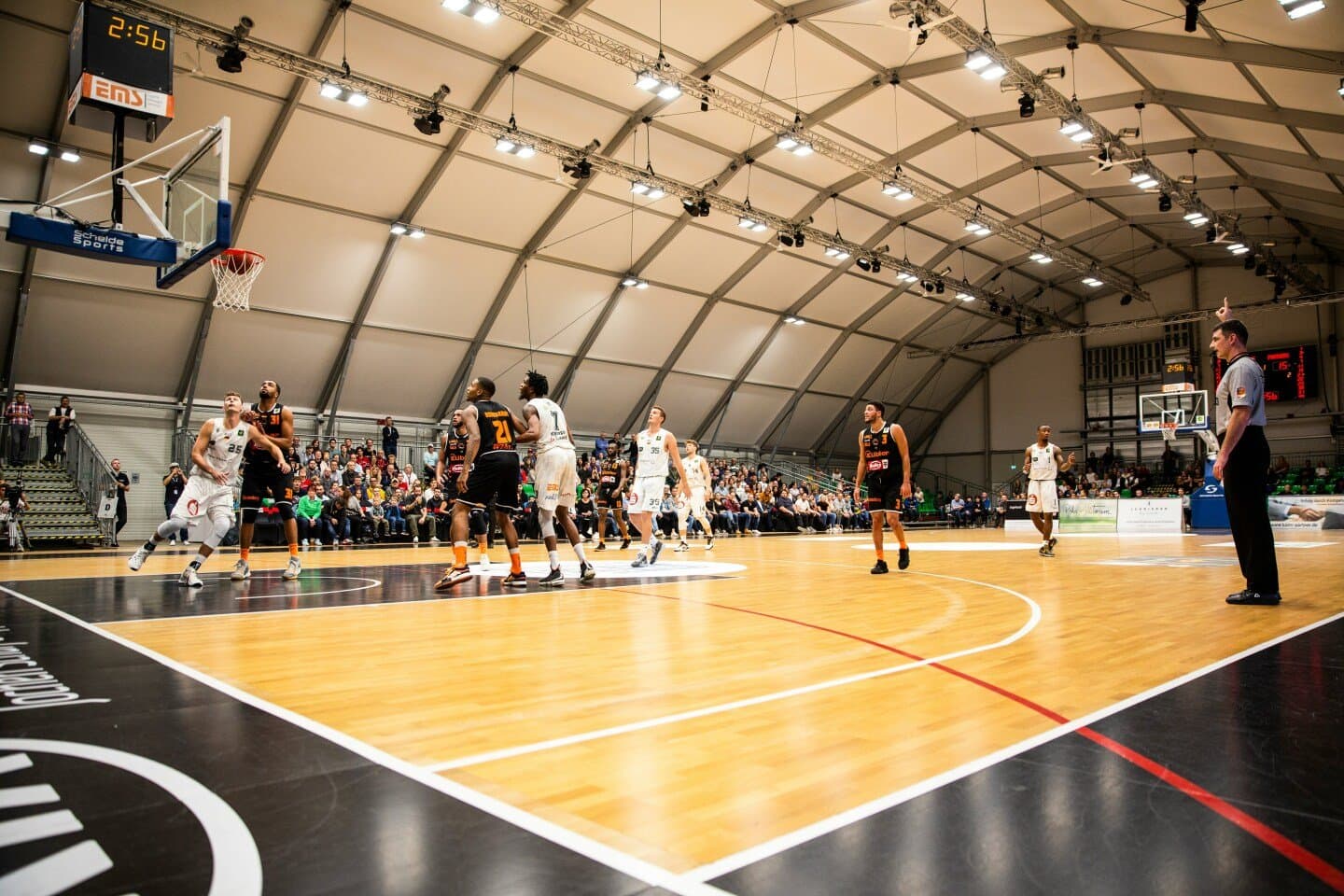 Partido del Estudiantes en el Movistar Arena, image 1 of 1