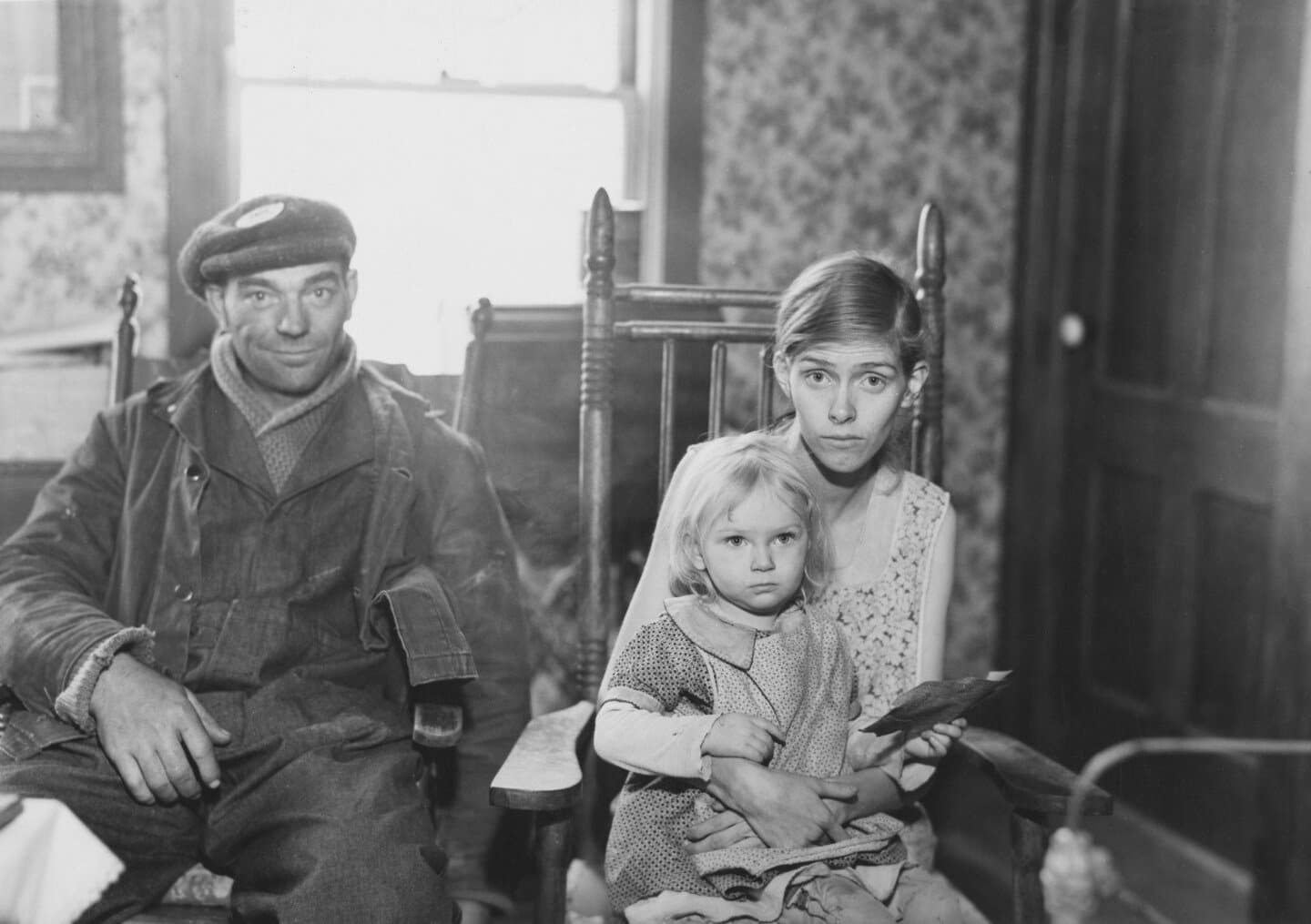 Thomas Elsaesser, 'Tales of Sound and Fury: Observations on the Family Melodrama', image 1 of 1