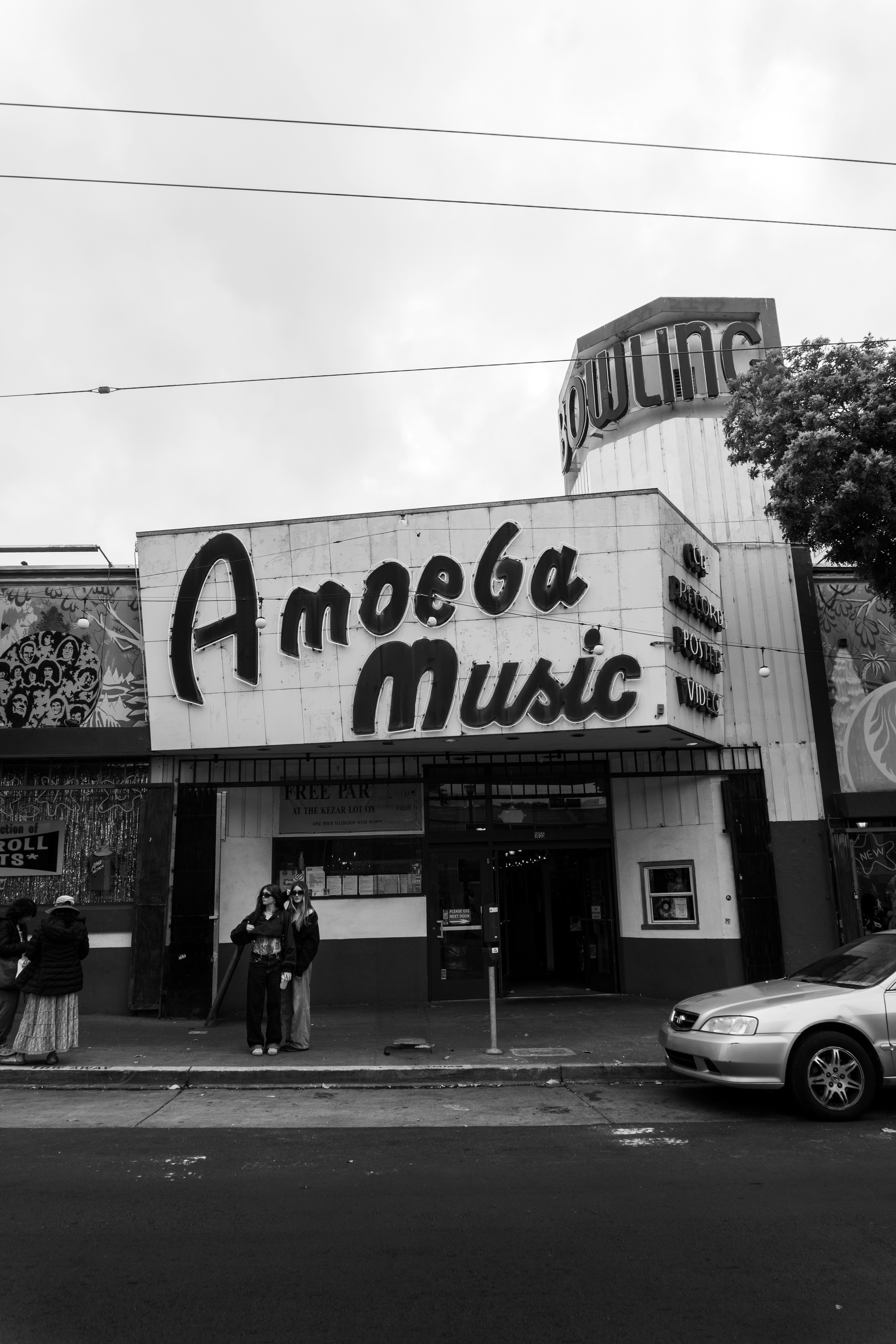 Amoeba Music, image 1 of 1