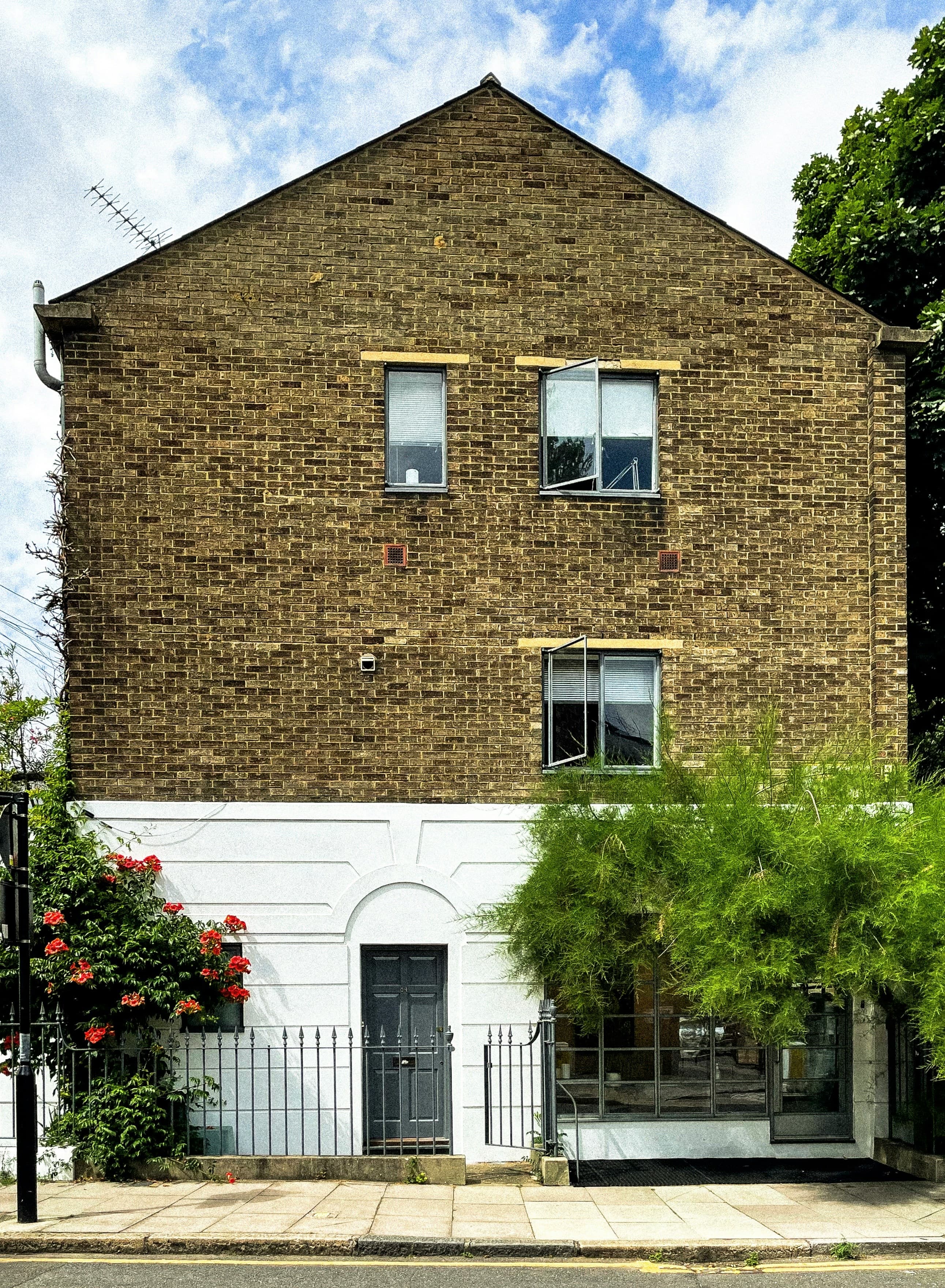 Whitechapel Gallery, image 1 of 1
