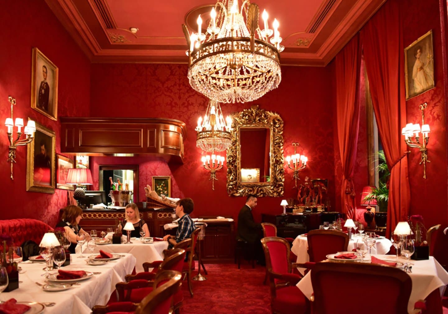 Rote Bar, image 1 of 1