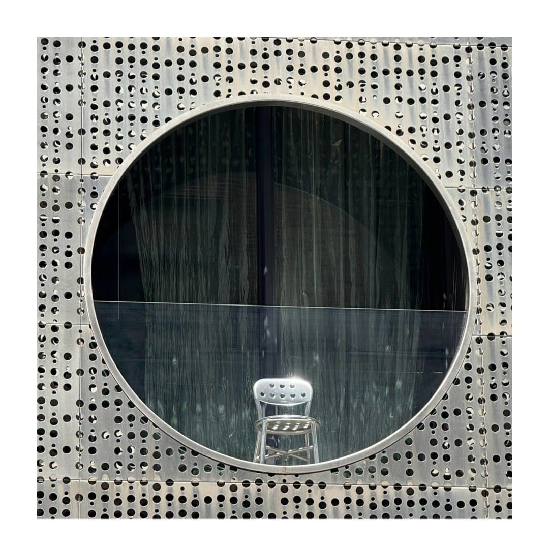 The standart, image 1 of 1