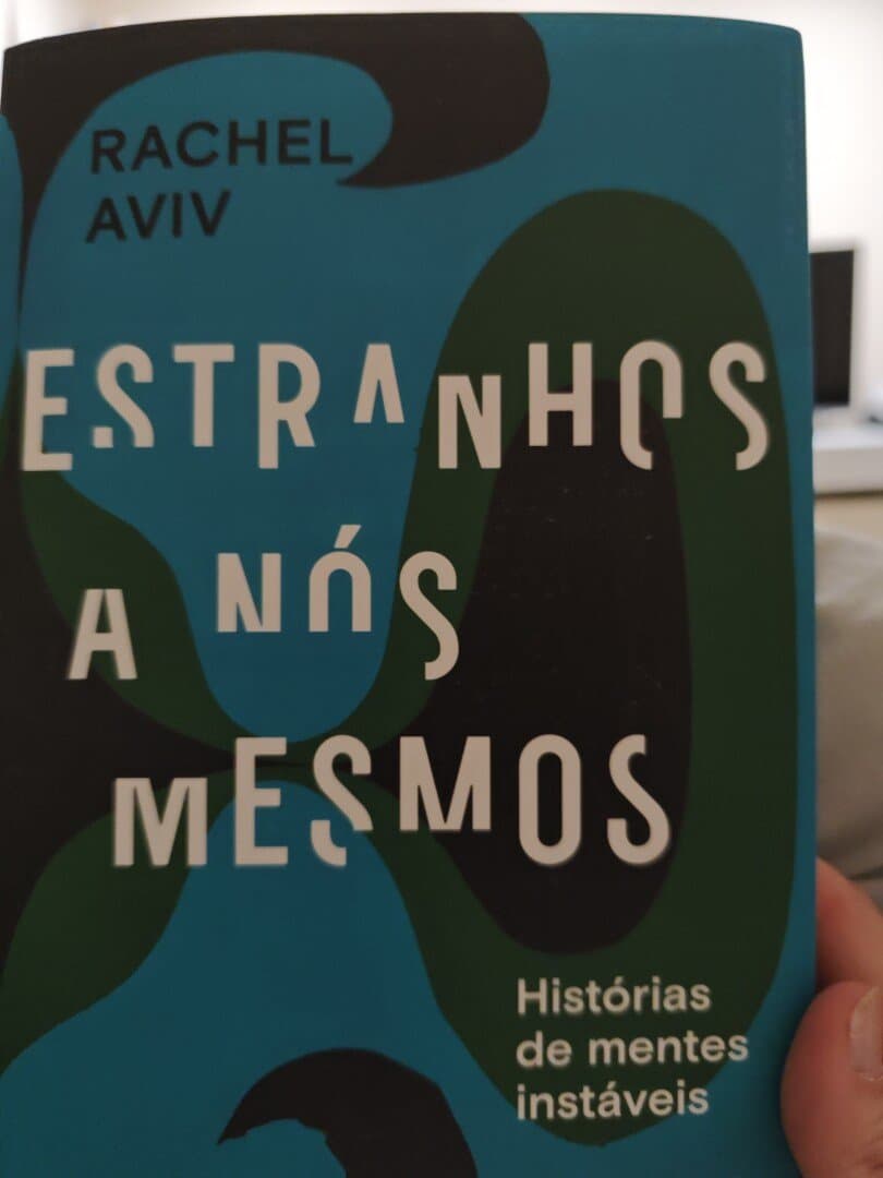 Estranhos a nós mesmos - histórias de mentes instáveis, image 1 of 1
