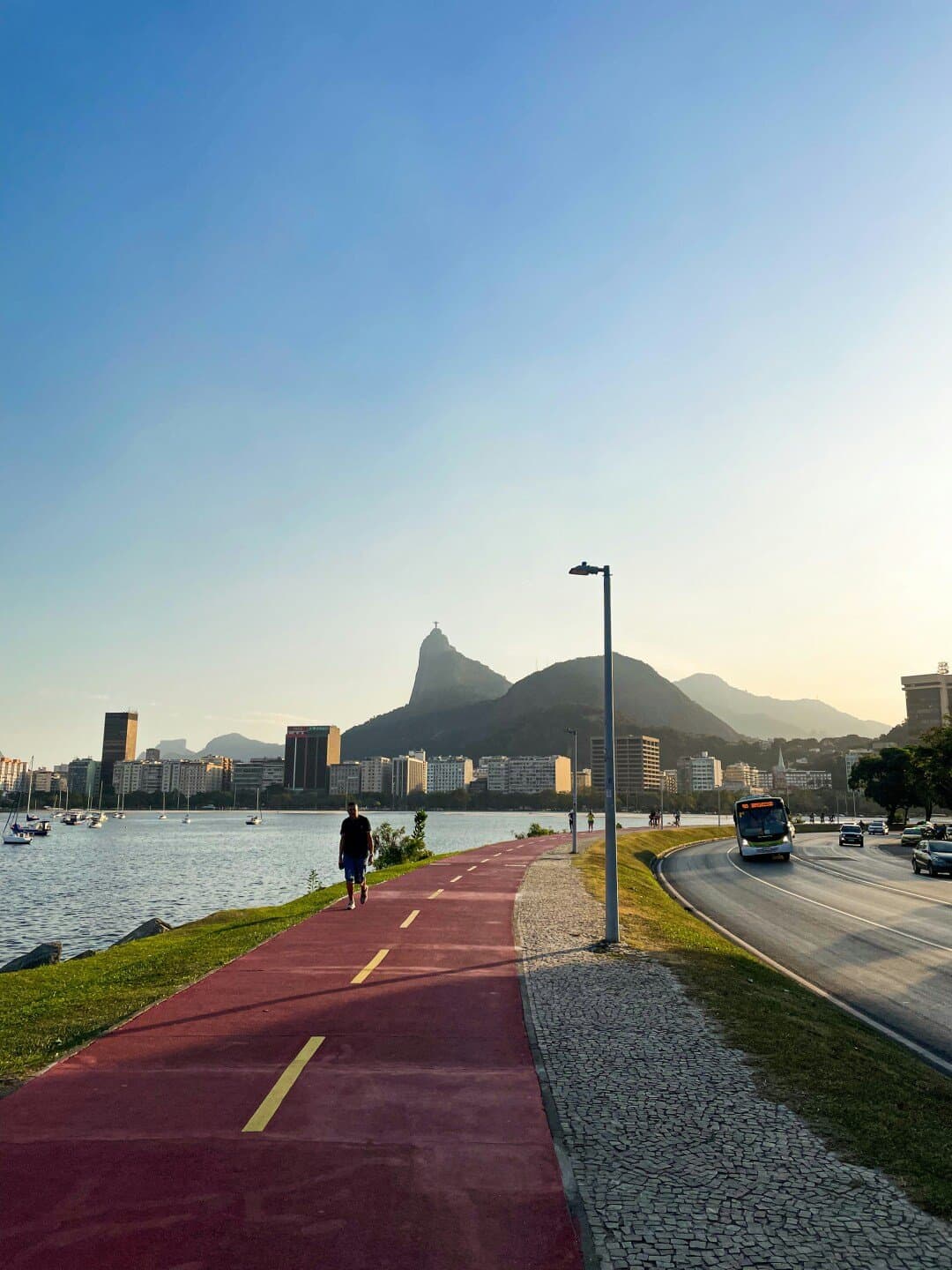 Lagoa Rodrigo de Freitas (ciclovia e volta), image 1 of 1