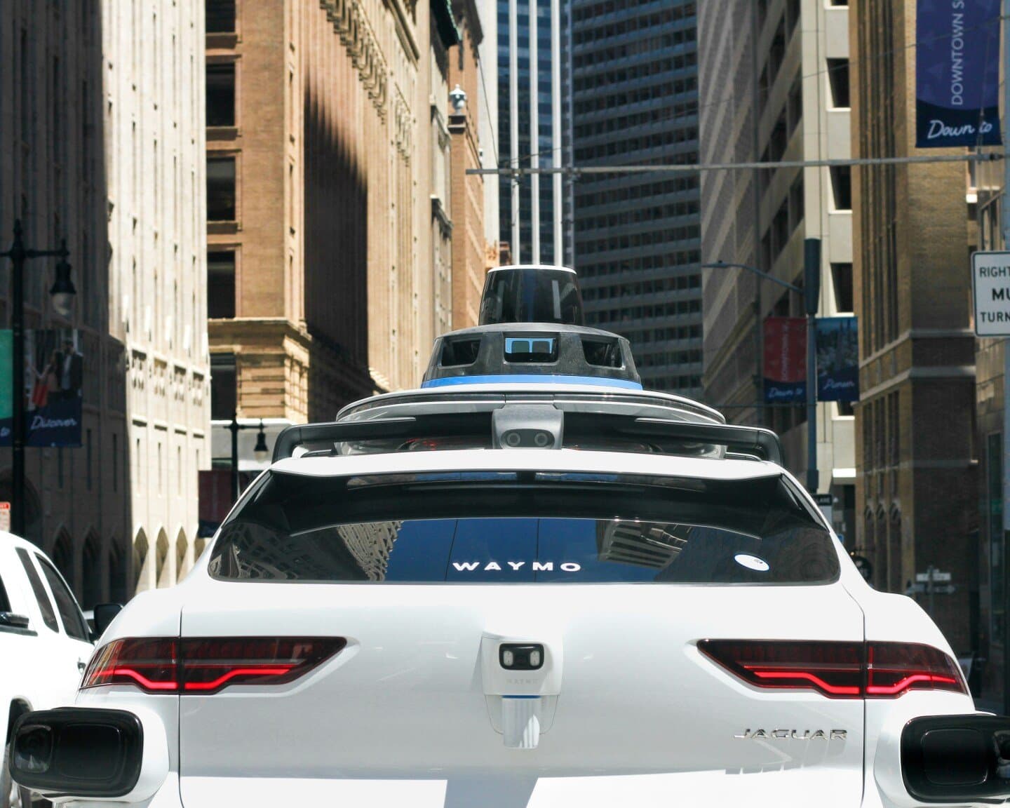 Safety-Oriented Model Predictive Control for Autonomous Vehicles: A Systematic Review, image 1 of 1