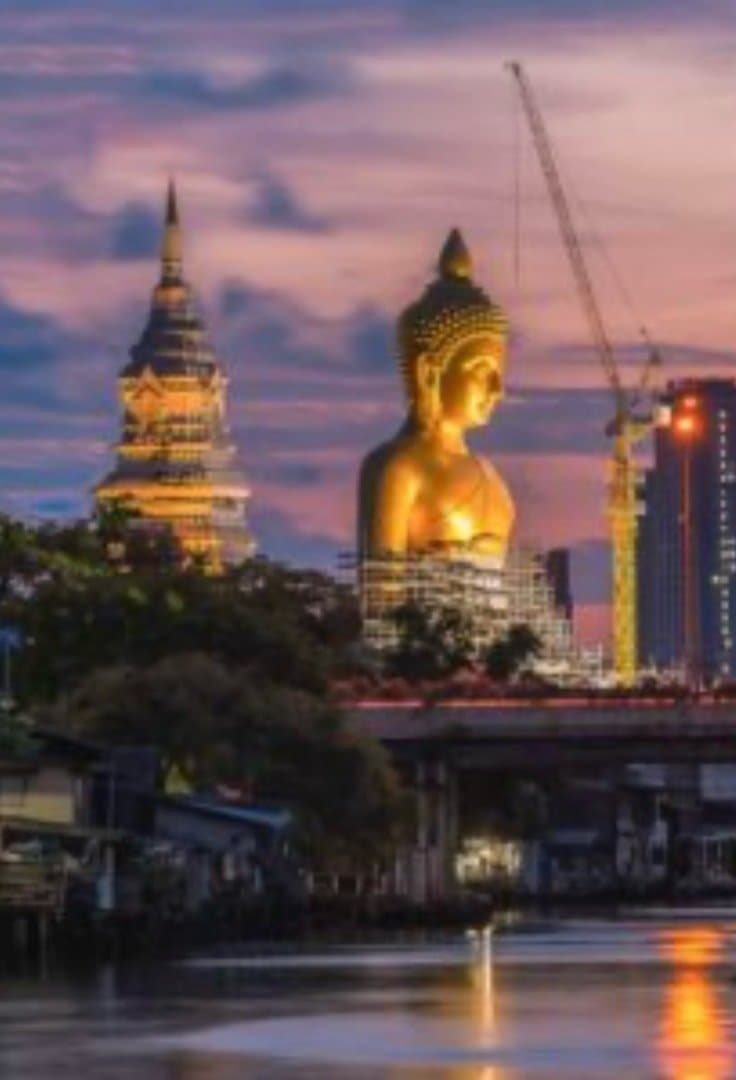 Buda de Ouro, image 1 of 1