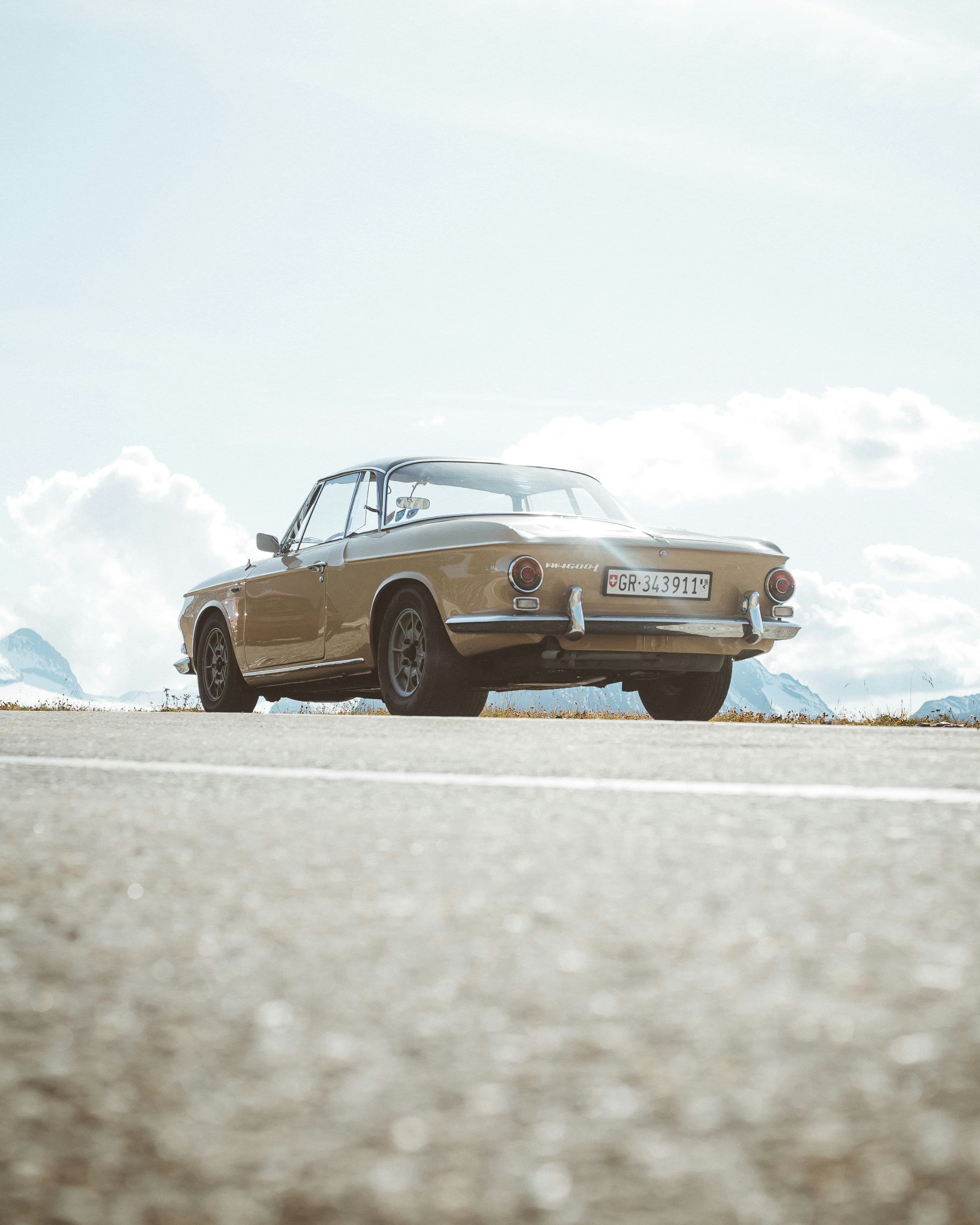 Volkswagen Karmann-Ghia, image 1 of 1