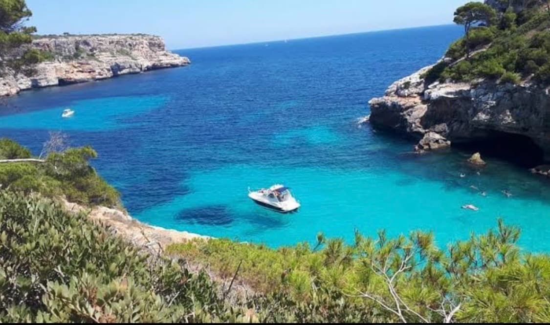 Caló des Moro, image 1 of 1