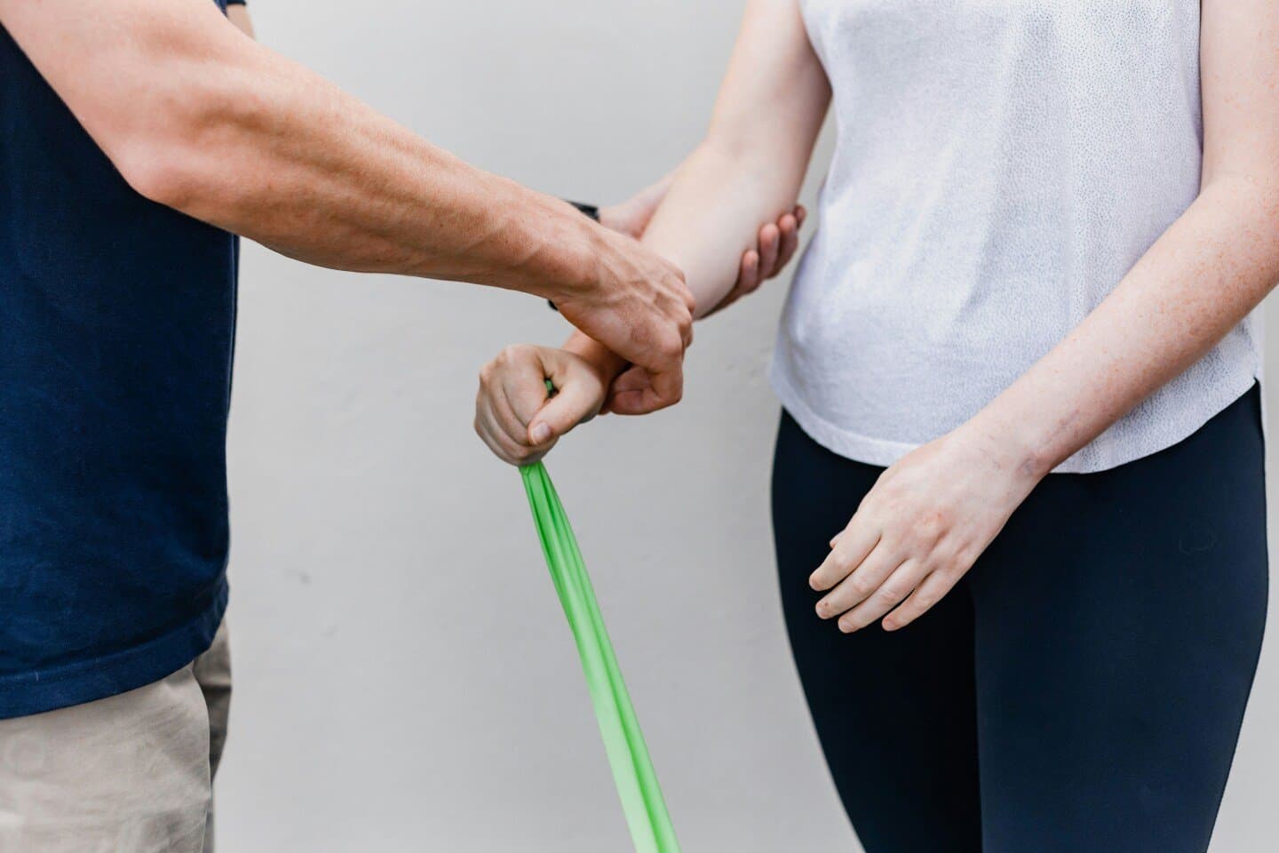 The effect of hip and knee exercises on pain, function, and strength in patients with patellofemoral pain syndrome: a randomized controlled trial, image 1 of 1