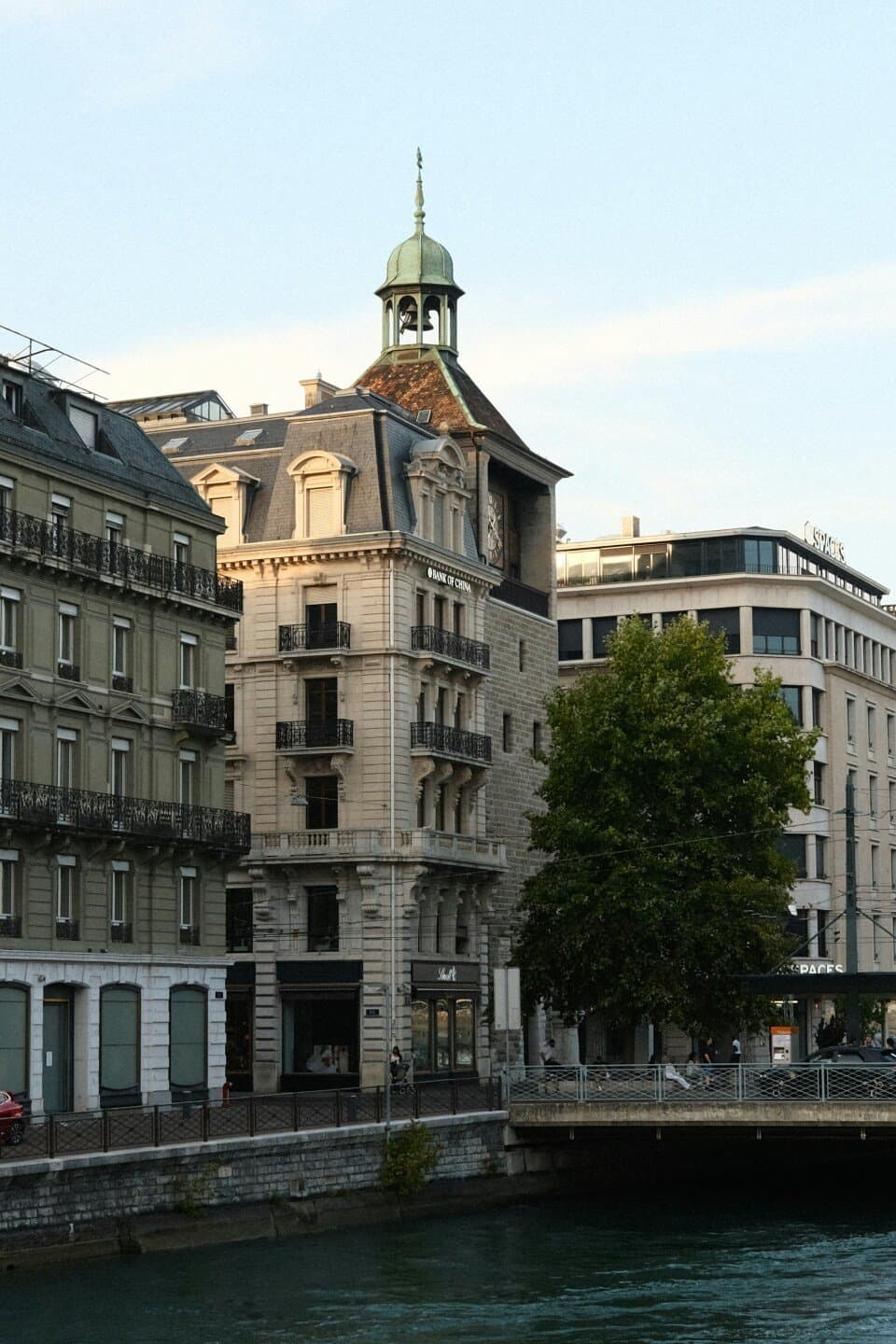 Horlogerie Desbiolles, image 1 of 1