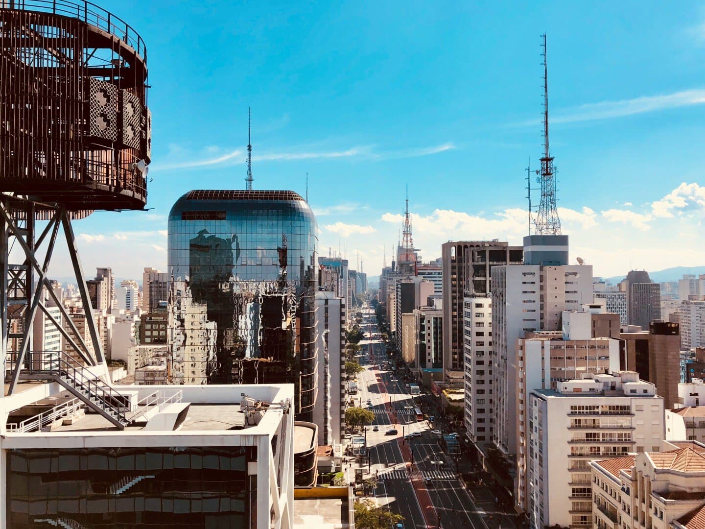 La avenida cambiante: las transformaciones de la Avenida Paulista en São Paulo y la construcción de su centralidad lineal, image 1 of 1