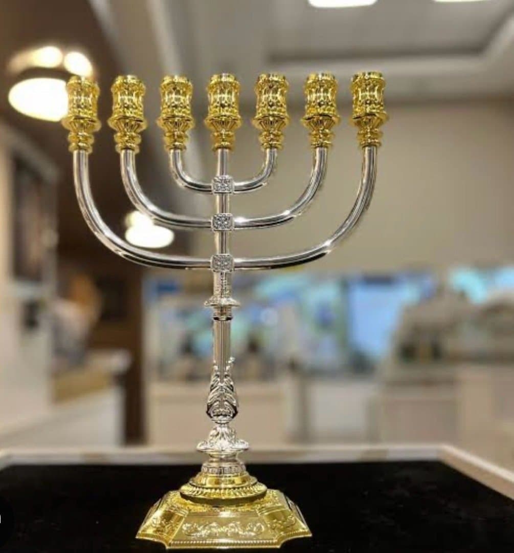 Candelabro de Ouro, image 1 of 1
