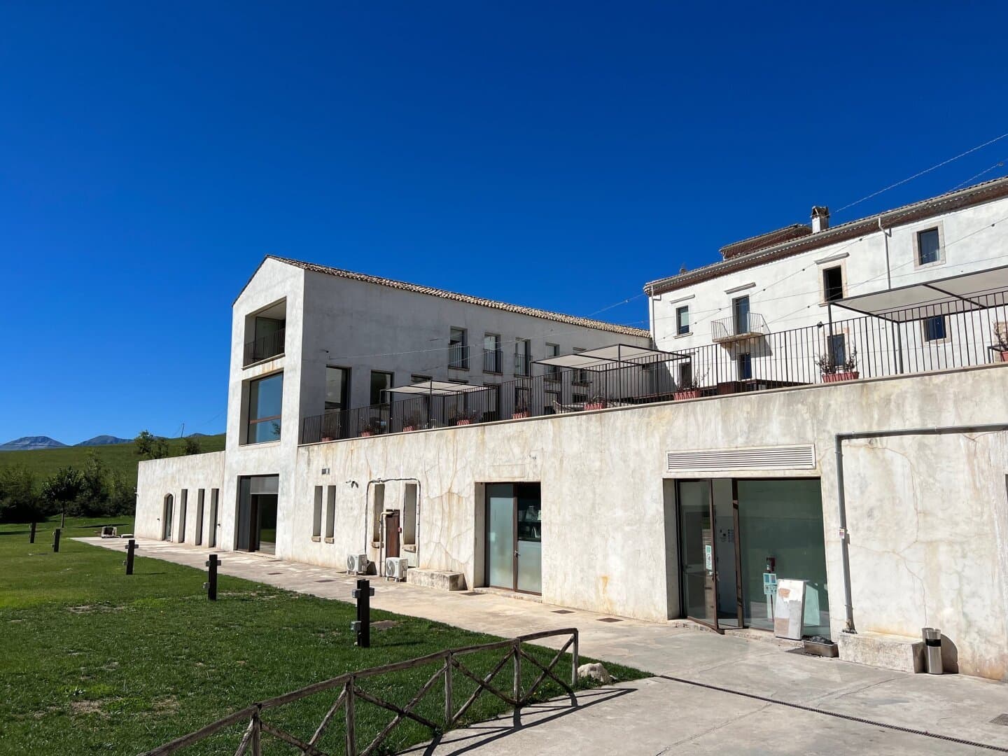 Reale, image 1 of 1