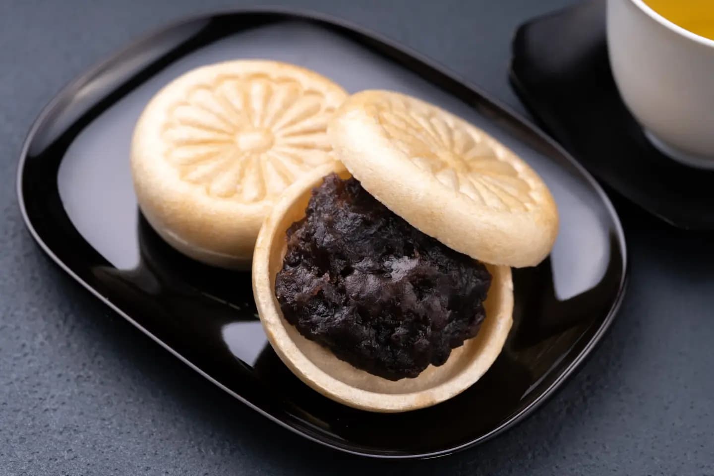 Marutamachi Monaka, image 1 of 1